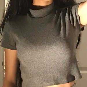 PERFECT grey crop top 🍅